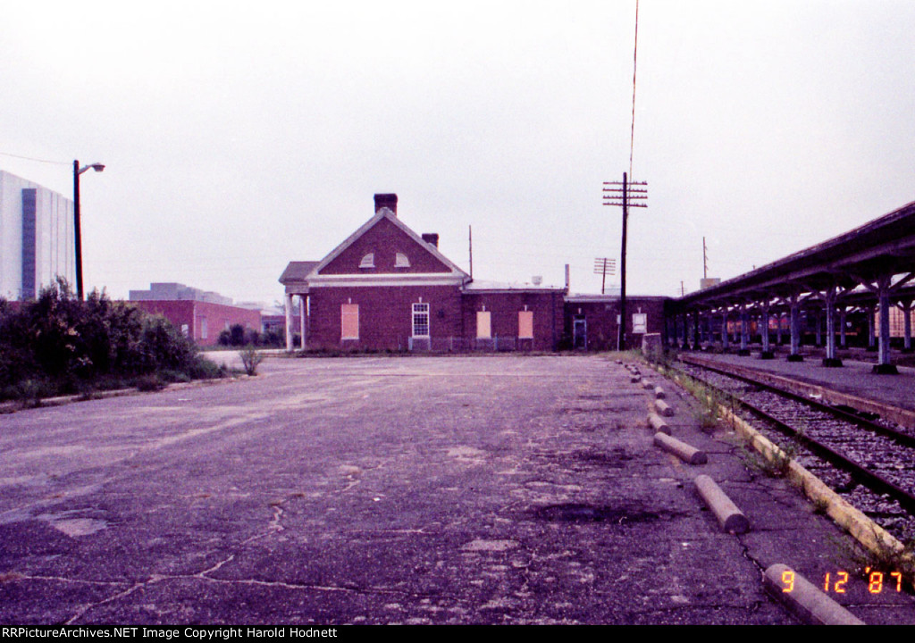 The abandoned Seaboard Station